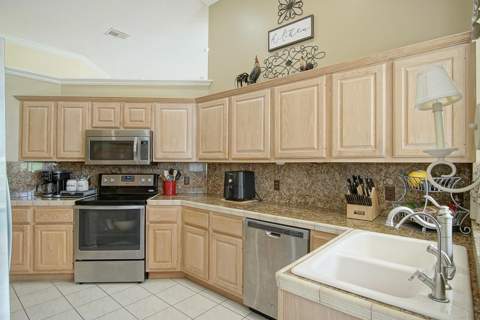 2987 Conifer Drive, Fort Pierce FL - photo 11 of 38