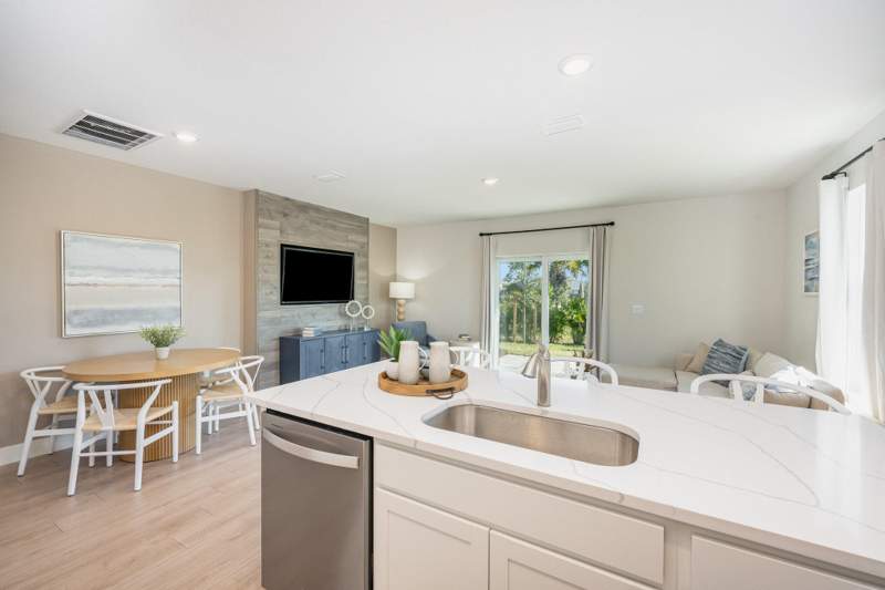 3 bedroom Townhouse at 8156 Cobblestone Drive, Creekside Plat No. 6, Fort Pierce — photo 5