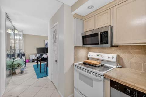 12 NE 19th Court #118a, Wilton Manors FL - photo 16 of 49