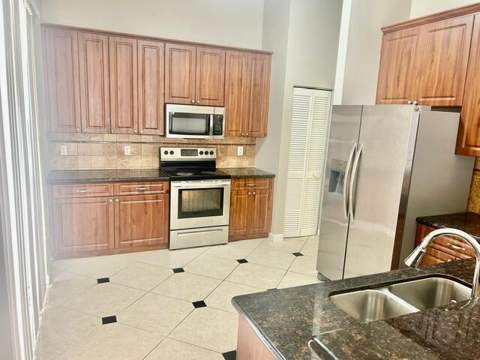 7584 Thornlee Drive, Greenacres FL - photo 15 of 31