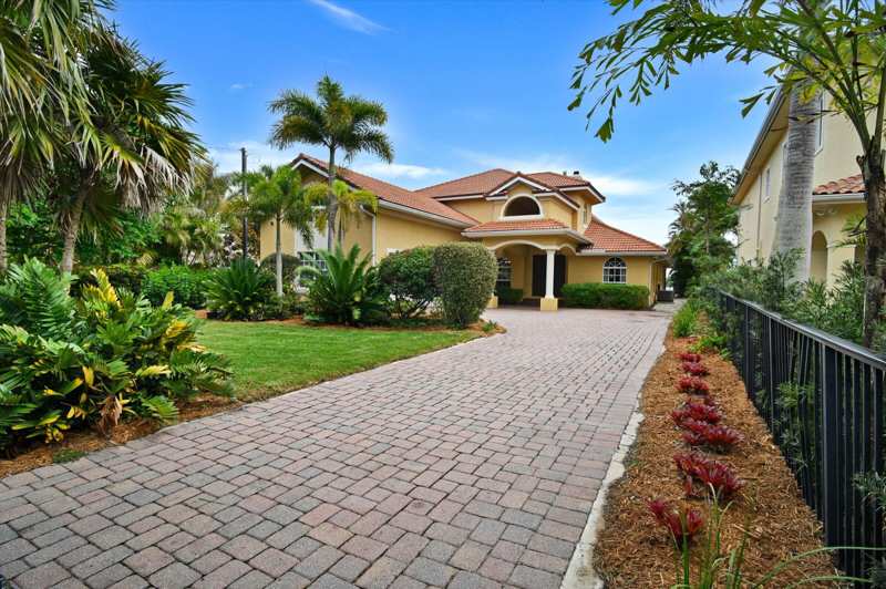 3 bedroom Single Family Residence at 881 SE Saint Lucie Boulevard, St Lucie Point Building Lots, Stuart — photo 1