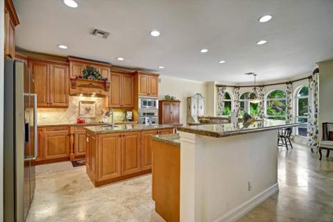 881 SE Saint Lucie Boulevard, Stuart FL - photo 12 of 52