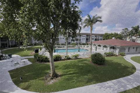 400 SE 10th Street #202, Deerfield Beach FL - photo 20 of 22