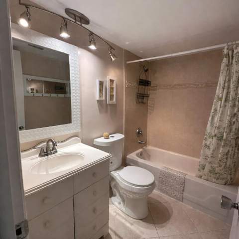 400 SE 10th Street #202, Deerfield Beach FL - photo 16 of 22