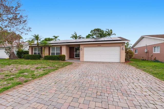Royal Palm Pointe