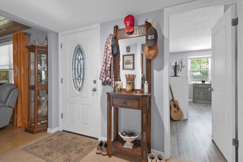 3 bedroom Single Family Residence at 7202 Kenwood Road, Lakewood Park Unit 10, Fort Pierce — photo 5