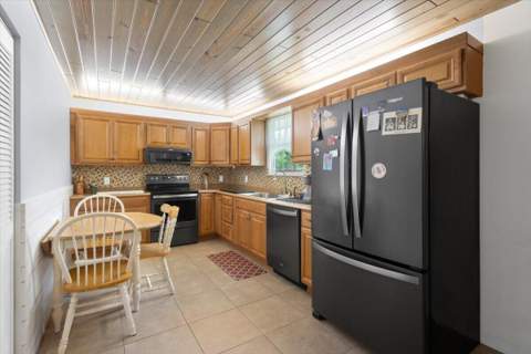 7202 Kenwood Road, Fort Pierce FL - photo 8 of 25