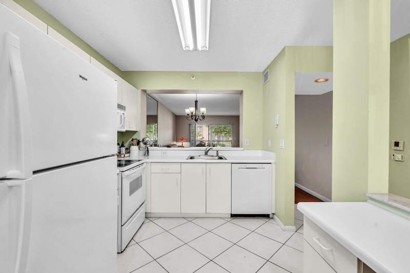 2 bedroom Condominium at 9537 Weldon Circle #I213, Weldon Condominium I, Tamarac — photo 4