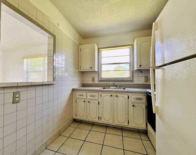 1 bedroom Condominium at 141 Sussex H, Century Village - Sussex Condo, West Palm Beach — photo 4