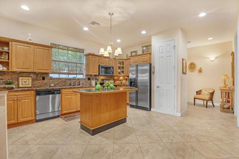 2560 NE 11th Street, Pompano Beach FL - photo 6 of 20