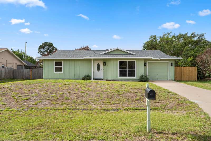 3 bedroom Single Family Residence at 452 SW David Terrace, Port St Lucie Section 5, Port St. Lucie — photo 1