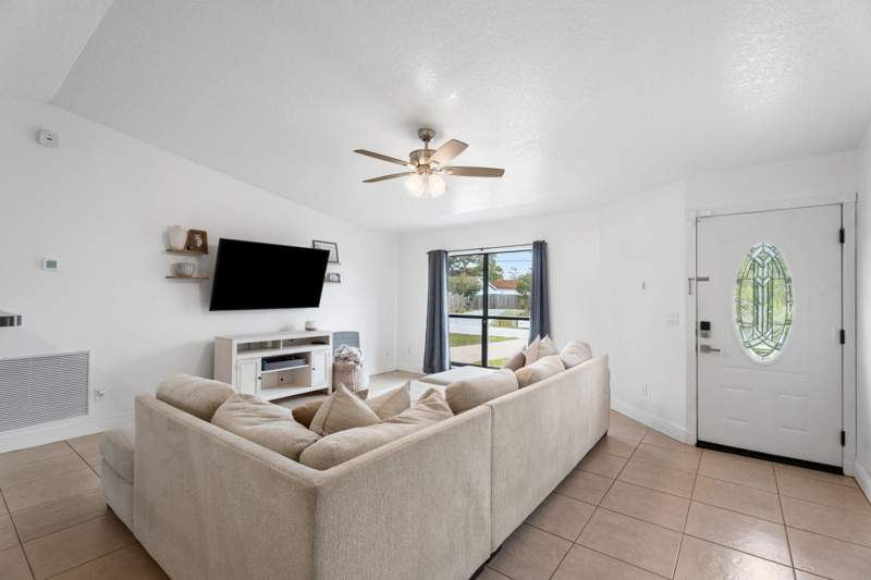 3 bedroom Single Family Residence at 452 SW David Terrace, Port St Lucie Section 5, Port St. Lucie — photo 3