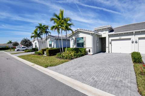 7017 Peters Lane, Delray Beach FL - photo 19 of 75
