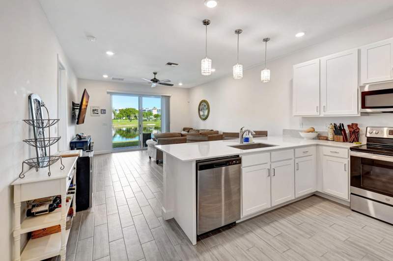3 bedroom Villa at 7017 Peters Lane, Avalon Trails At Villages Of Oriole Pud, Delray Beach — photo 2