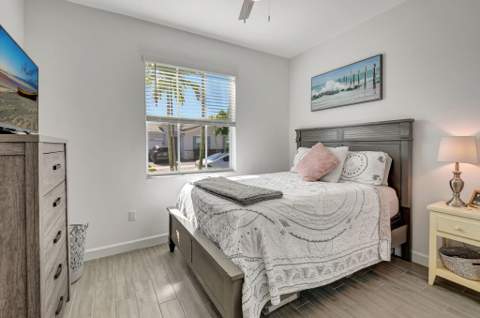 7017 Peters Lane, Delray Beach FL - photo 8 of 75