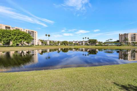 7017 Peters Lane, Delray Beach FL - photo 7 of 75