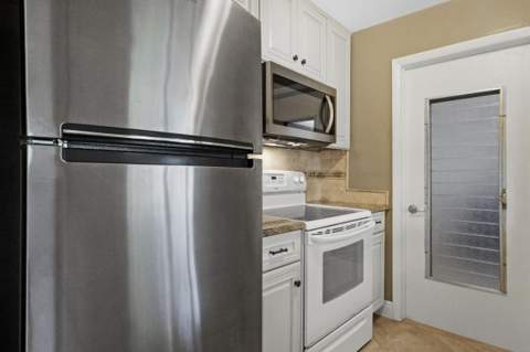 110 NW 24th Court, Pompano Beach FL - photo 14 of 35