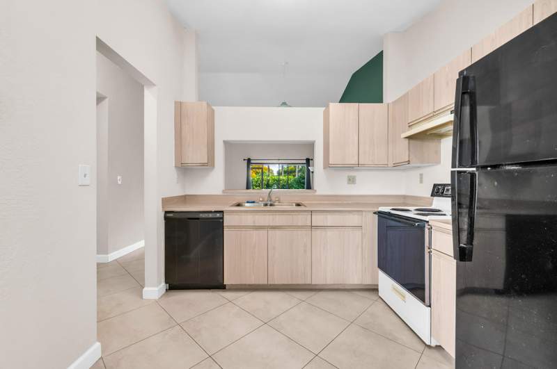 2 bedroom Villa at 9665 NW 76th Court, Springlake II, Tamarac — photo 5