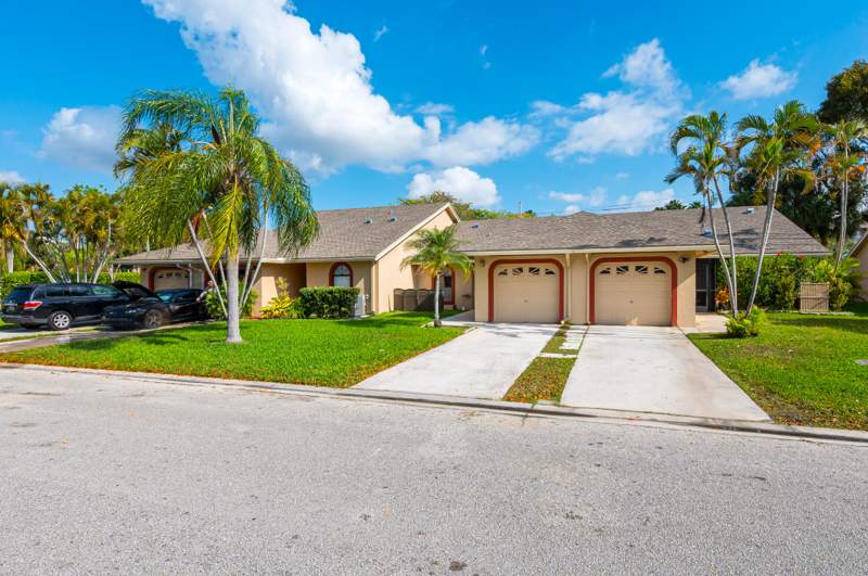 2 bedroom Villa at 9665 NW 76th Court, Springlake II, Tamarac — photo 3