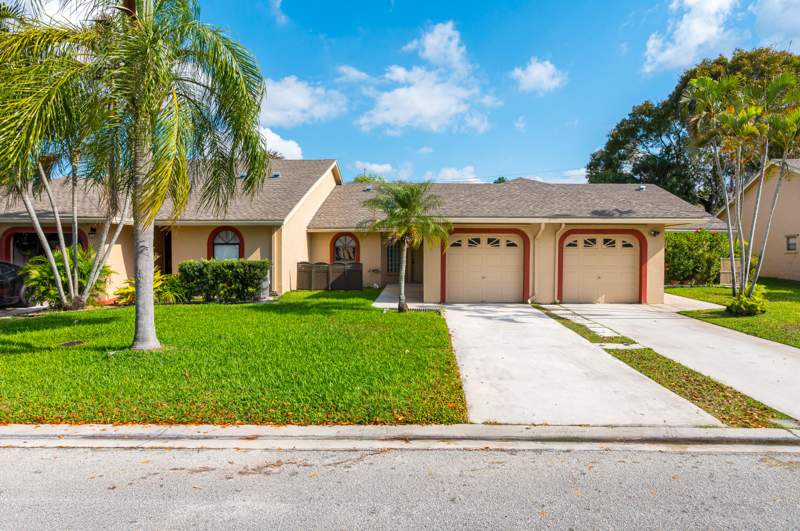 2 bedroom Villa at 9665 NW 76th Court, Springlake II, Tamarac — photo 2