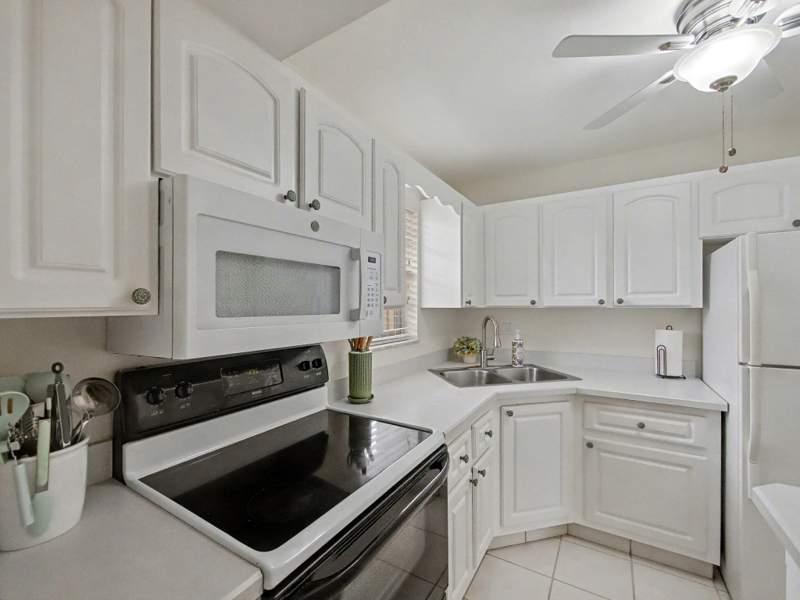 1 bedroom Condominium at 1967 SW Palm City Road #34c, King Mountain Condo, Monterey Yacht & Country, Stuart — photo 4