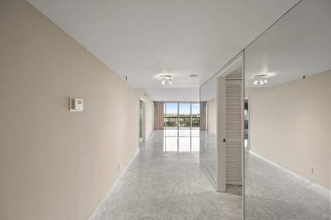 2480 Presidential Way #704, West Palm Beach FL - photo 9 of 36