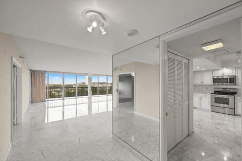 2480 Presidential Way #704, West Palm Beach FL - photo 8 of 36