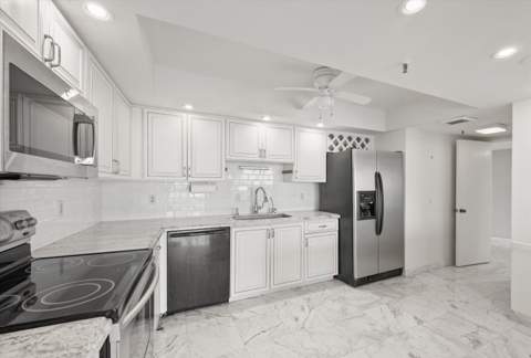 2480 Presidential Way #704, West Palm Beach FL - photo 13 of 36
