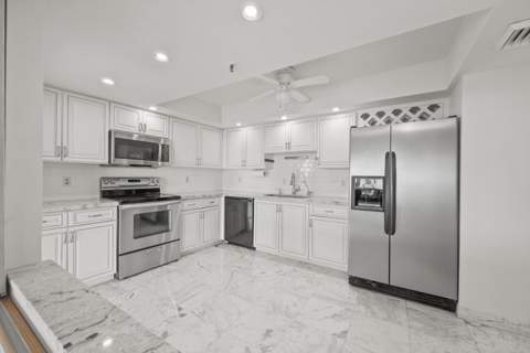 2480 Presidential Way #704, West Palm Beach FL - photo 12 of 36
