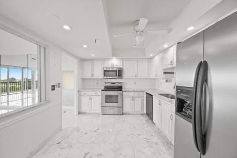 2480 Presidential Way #704, West Palm Beach FL - photo 14 of 36