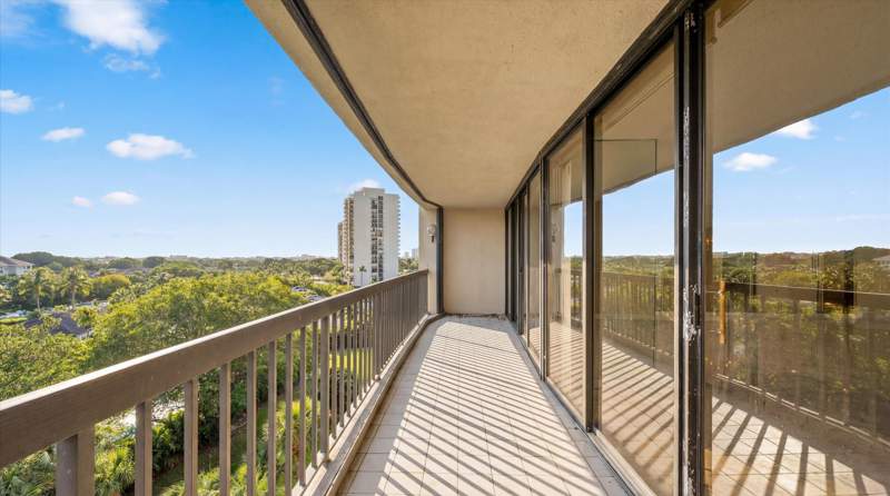 3 bedroom Condominium at 2480 Presidential Way #704, Envoy Cond Decl Filed 12-19-83 In, West Palm Beach — photo 5