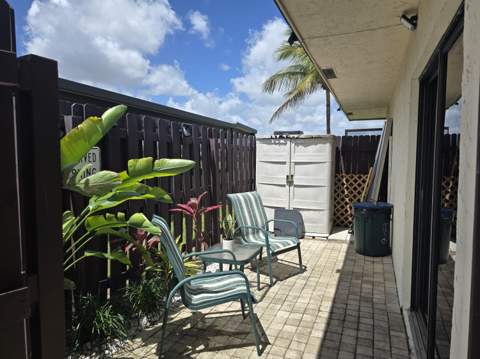 5255 Mendoza Street, West Palm Beach FL - photo 13 of 45