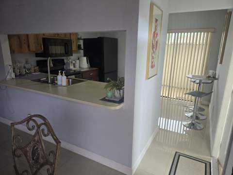 5255 Mendoza Street, West Palm Beach FL - photo 16 of 45