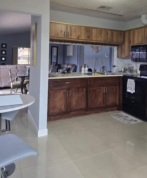 5255 Mendoza Street, West Palm Beach FL - photo 18 of 45