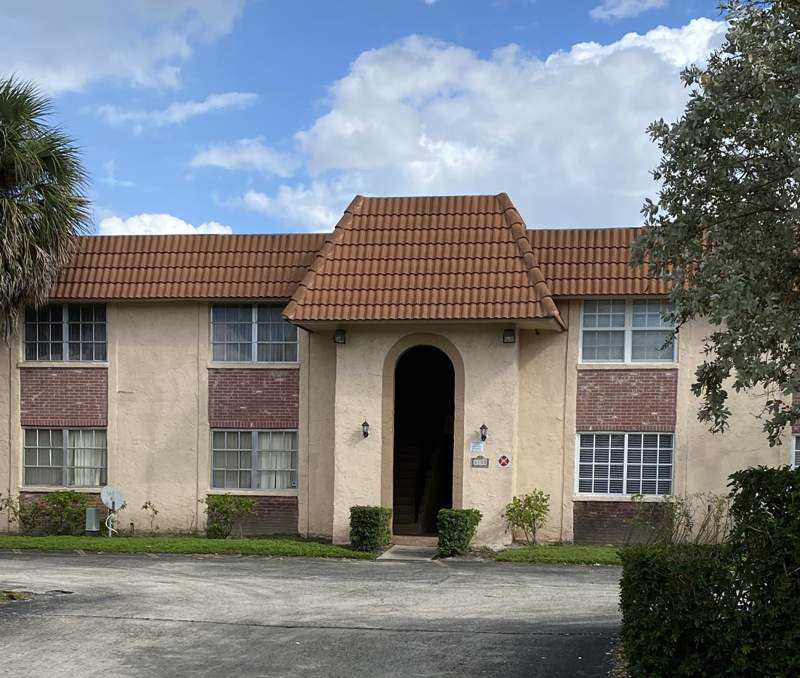 3 bedroom Condominium at 8105 NW 27th Street #1, Forest Hills Park Estates Condo, Coral Springs — photo 2