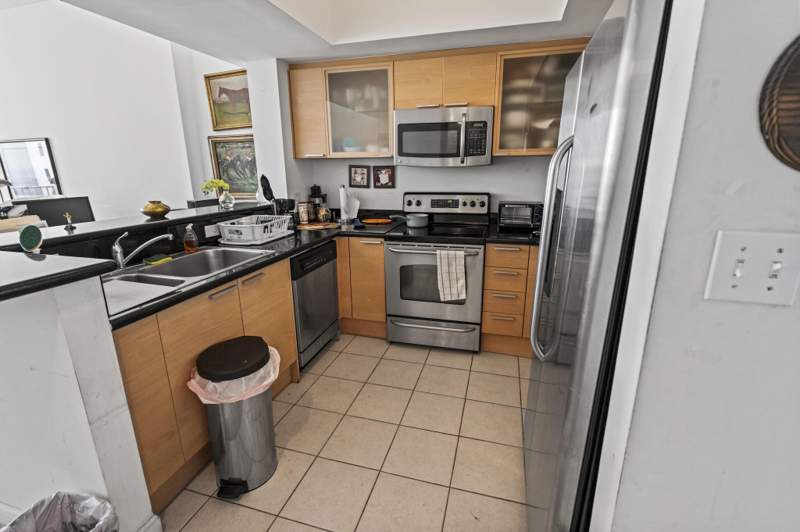 1 bedroom Condominium at 140 S Dixie Highway #1022, Hollywood Station Res Condo, Hollywood — photo 4