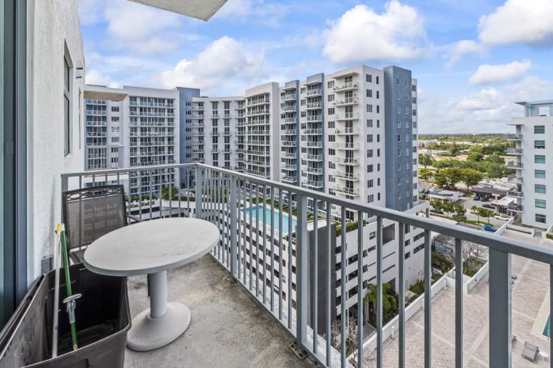 1 bedroom Condominium at 140 S Dixie Highway #1022, Hollywood Station Res Condo, Hollywood — photo 5