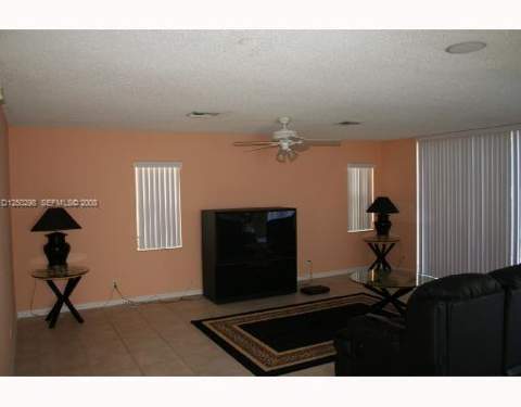 9711 NW 2nd Street, Coral Springs FL - photo 8 of 17