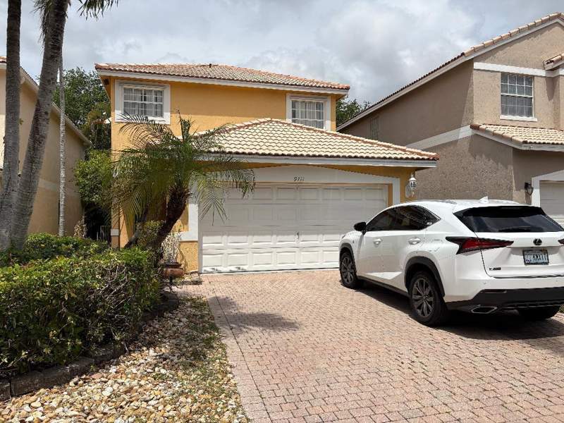 3 bedroom Single Family Residence at 9711 NW 2nd Street, Oakwood, Coral Springs — photo 2