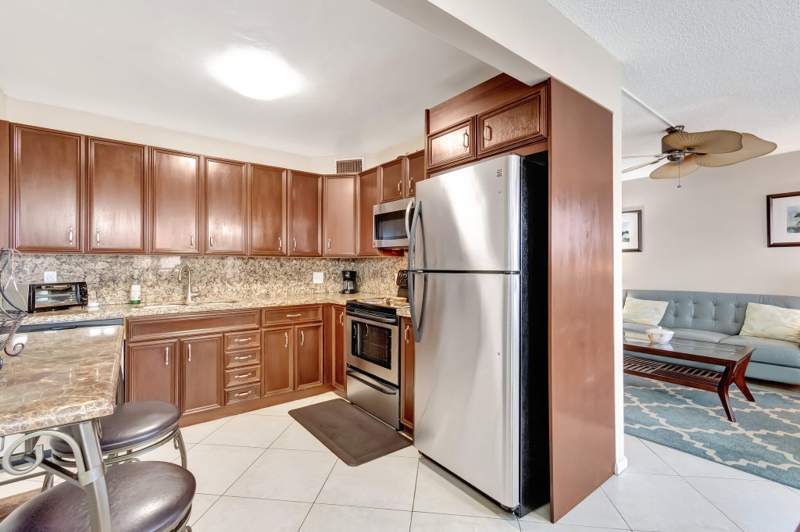 2 bedroom Condominium at 4049 Wolverton C, Century Village , Boca Raton — photo 2