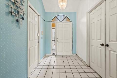 6691 S Pine Court, West Palm Beach FL - photo 6 of 60