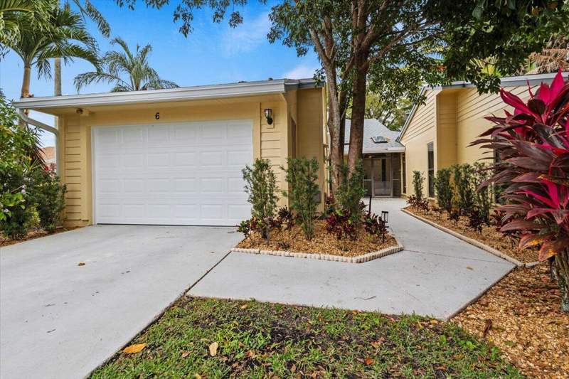 4 bedroom Single Family Residence at 6691 S Pine Court, Eastpointe Sub Pl 9-A In Pb49P3 Lt 22, West Palm Beach — photo 5
