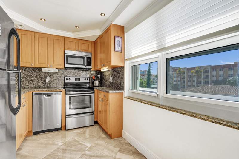 2 bedroom Condominium at 405 N Ocean Boulevard #229, Parliament House Condo, Pompano Beach — photo 4