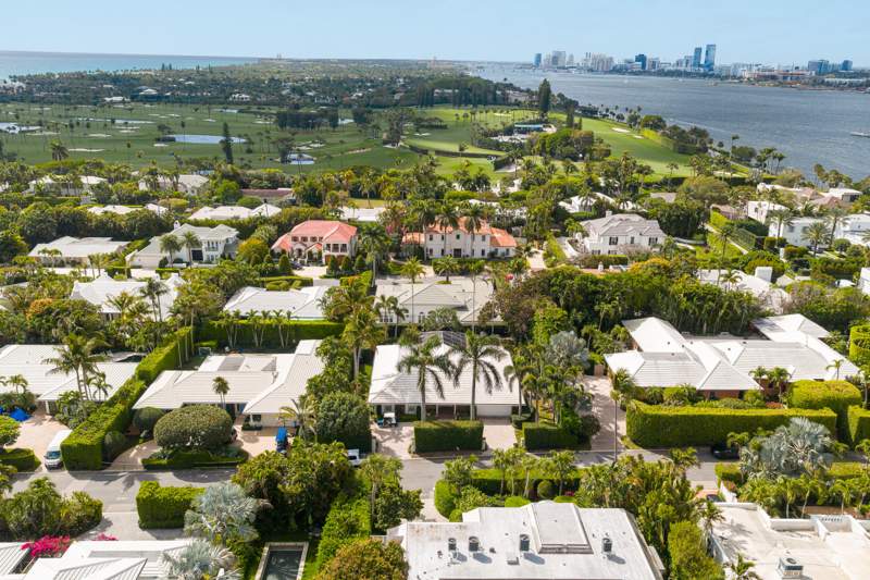 4 bedroom Single Family Residence at 280 Tradewind Drive, Dodge Estates In, Palm Beach — photo 3