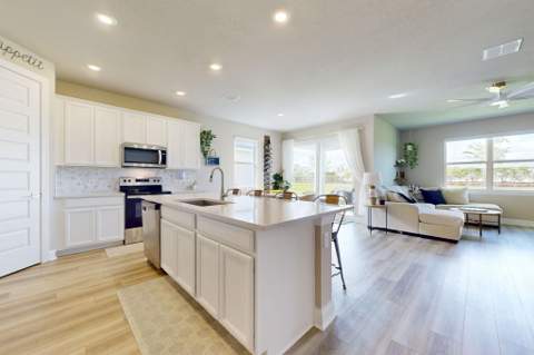 6624 NW Cloverdale Avenue, Port St. Lucie FL - photo 13 of 113