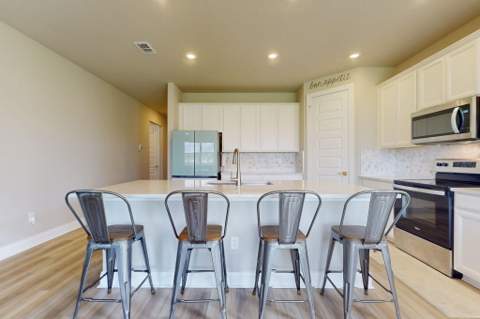 6624 NW Cloverdale Avenue, Port St. Lucie FL - photo 15 of 113