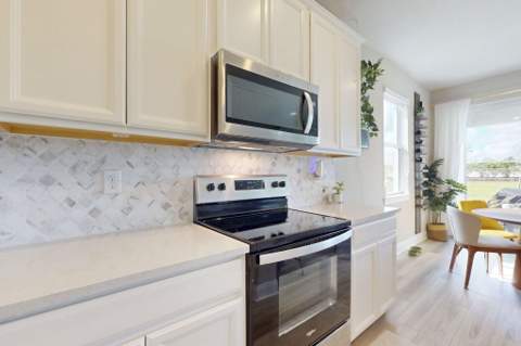 6624 NW Cloverdale Avenue, Port St. Lucie FL - photo 19 of 113