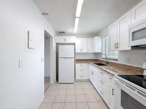 235 Lake Dora Drive #235, West Palm Beach FL - photo 6 of 33