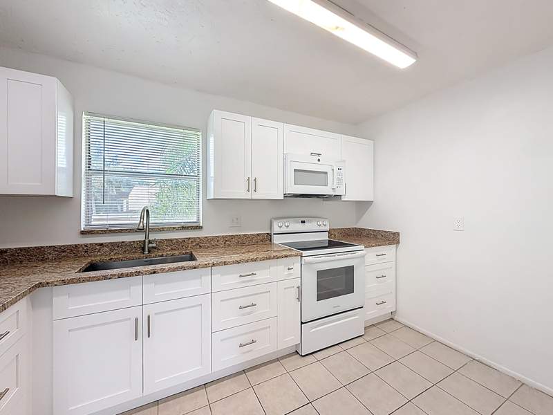 2 bedroom Condominium at 235 Lake Dora Drive #235, Golden Lakes Village Condo 1 Thru 13-A, West Palm Beach — photo 5