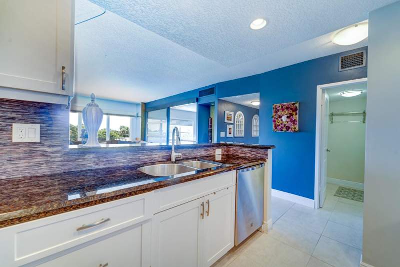 2 bedroom Condominium at 2500 E Las Olas Boulevard #403, Marine Tower Condo, Fort Lauderdale — photo 3